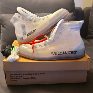 Sold🙏converse chuck taylor all-star vulcanized hi off-w "this a UA"